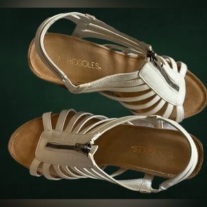 AEROSOLES STRAPPY WHITE LEATHER SANDALS